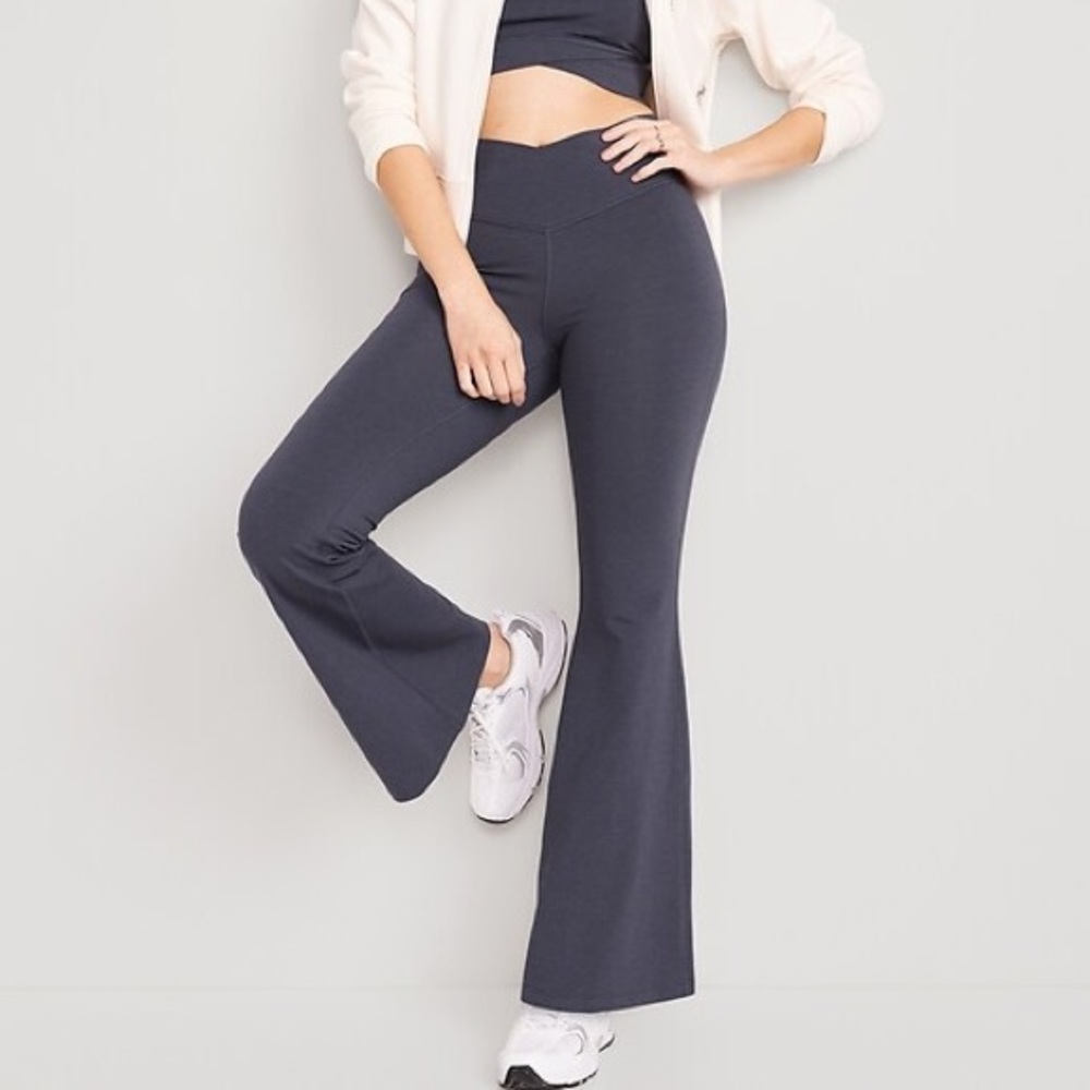 Old Navy Extra High-Waisted PowerChill Super-Flare Pants